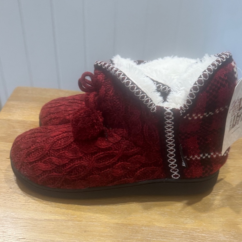 Muk Luks Red Cable Knit Slippers